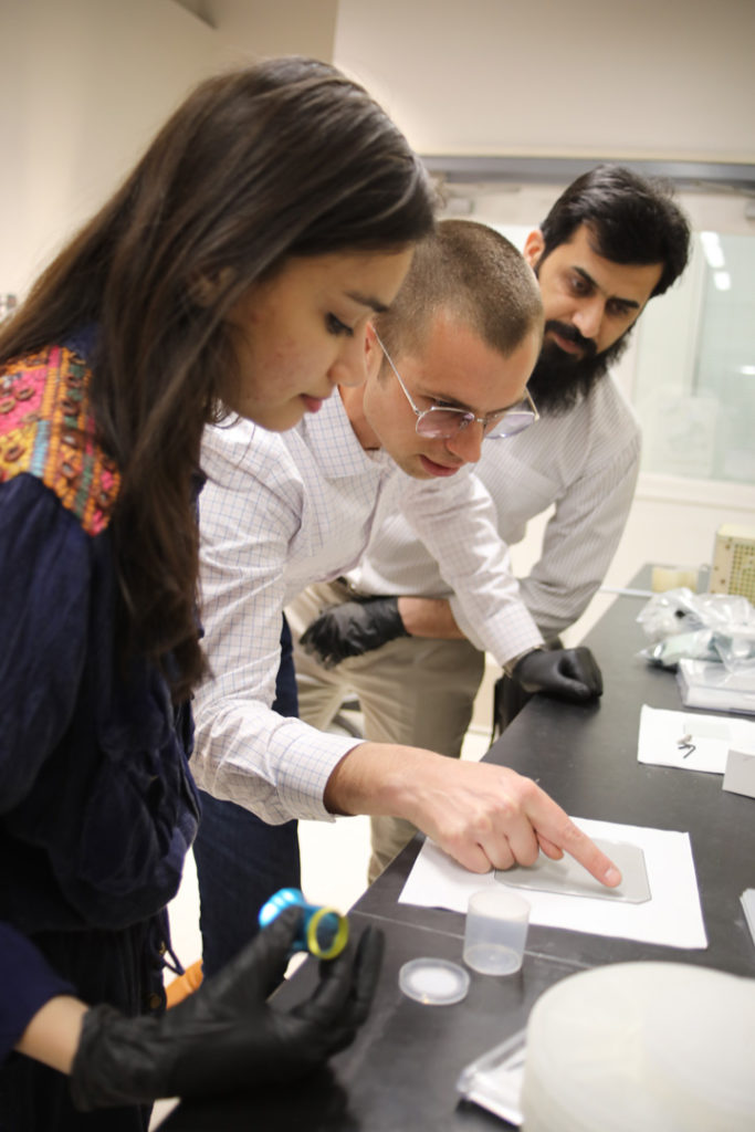 USPCAS-E Scholar Muneeza Ahmad in Dr. Zachary Holman's lab at ASU